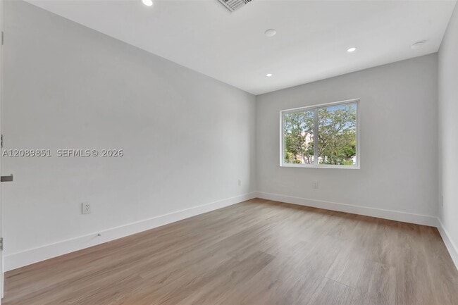 Building Photo - 1533 NW 94th Ave
