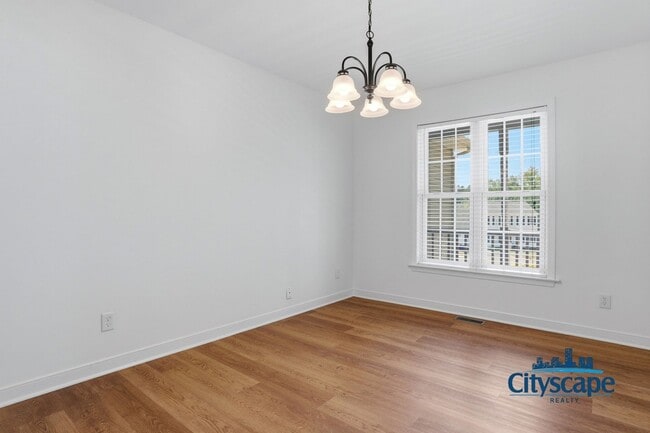 Building Photo - NEWLY RENOVATED 4 BEDROOM ASHBROOK HOME