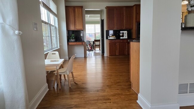Building Photo - 408 N White Deer Trail