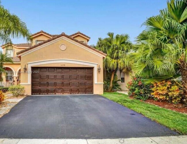 Primary Photo - 1294 Chinaberry Dr