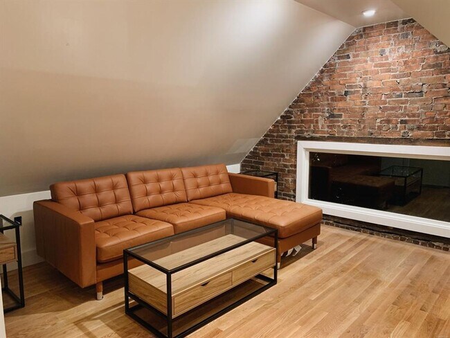 Building Photo - 99 Olive St