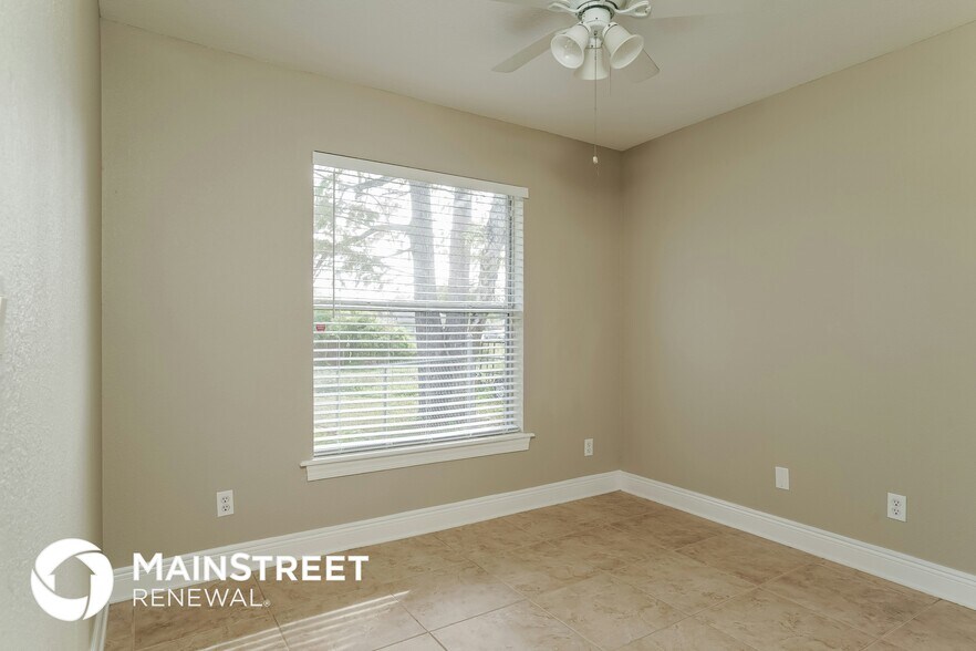 Building Photo - 2510 Barcelona Ave