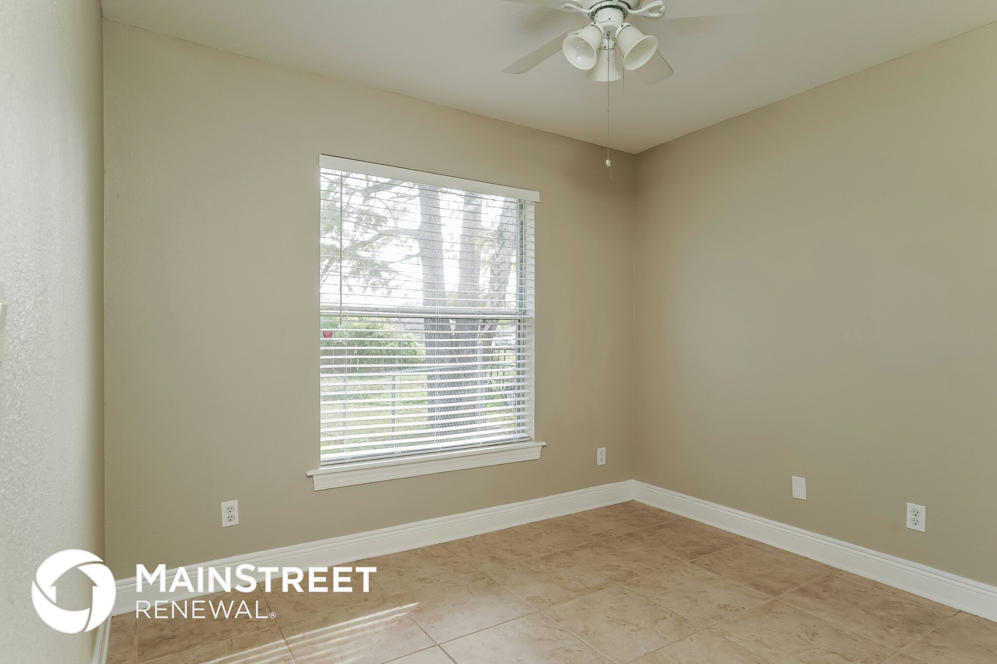 Building Photo - 2510 Barcelona Ave