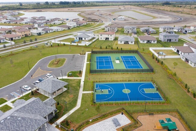 Building Photo - 12523 NW Copper Creek Dr