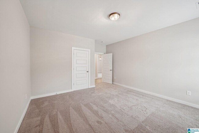Building Photo - 615 Troubadour Ln