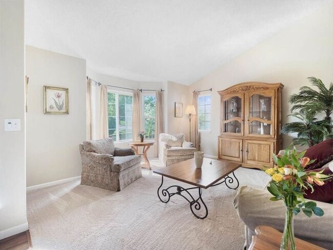 Building Photo - 806 N Knudson St