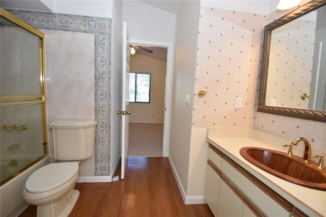 Building Photo - 74 Lake Forest Pl