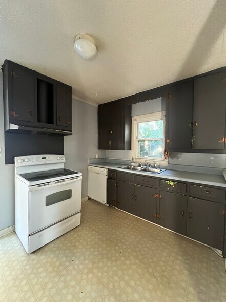 Building Photo - 2610 Flamingo Dr
