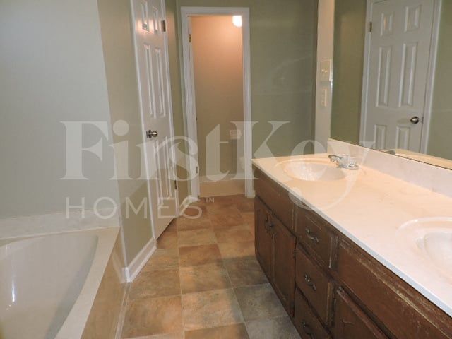 Building Photo - 2056 Kingsrow Pkwy