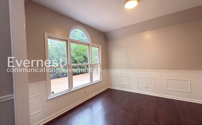 Building Photo - 1617 Beckham Dr