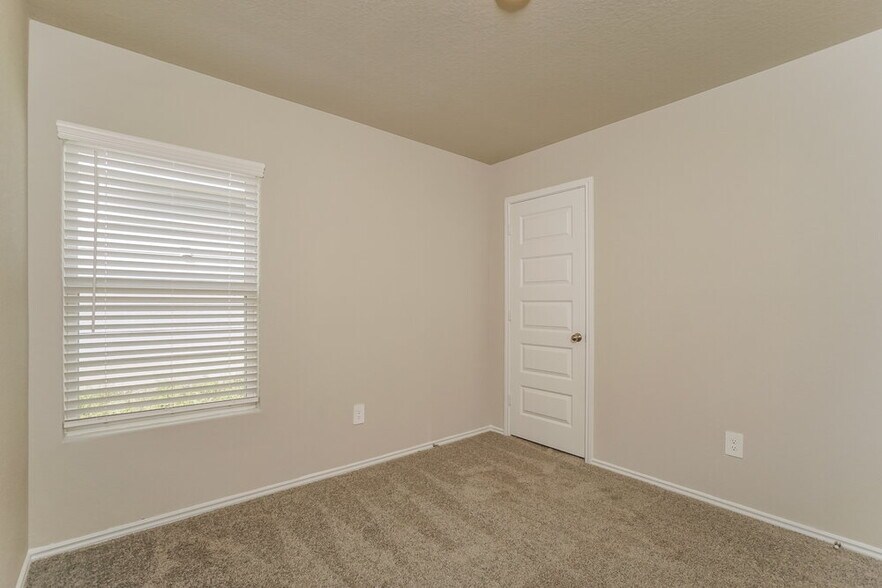 Building Photo - 511 Roquefort St