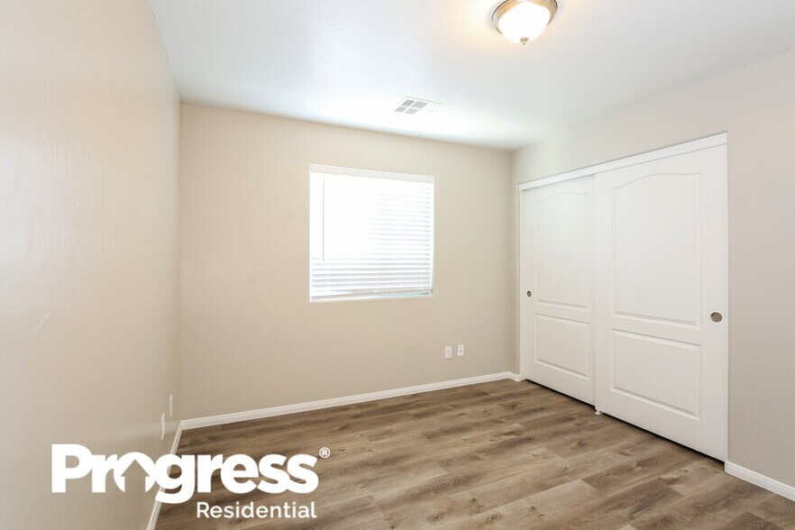 Building Photo - 9033 Silken Crests Ct