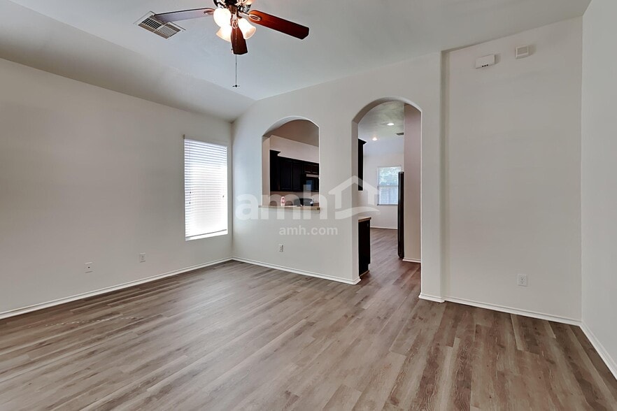 Building Photo - 10016 Sterling Pl Dr