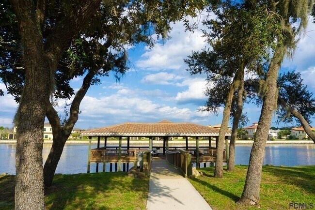Building Photo - 35 Riverview Bend S