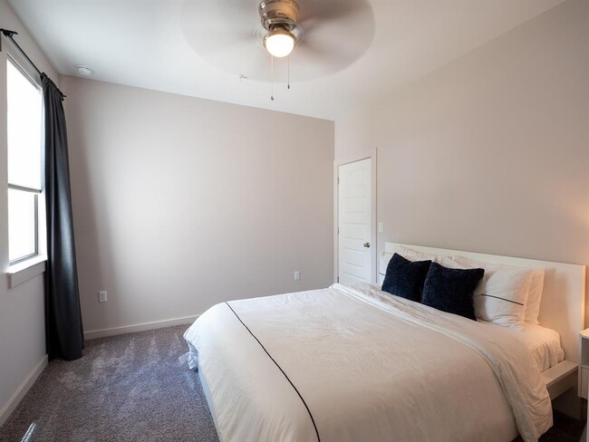 Building Photo - 6409 Berkman Dr
