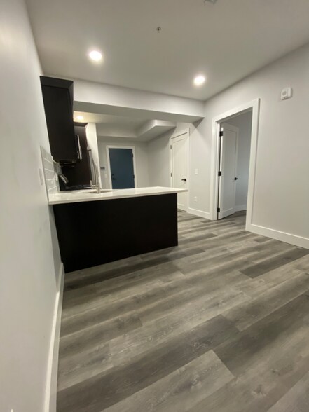 Building Photo - 369 Haverhill St