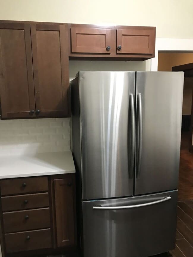 Building Photo - Precious 5 Bedroom 2 Bathroom Home in Sout...