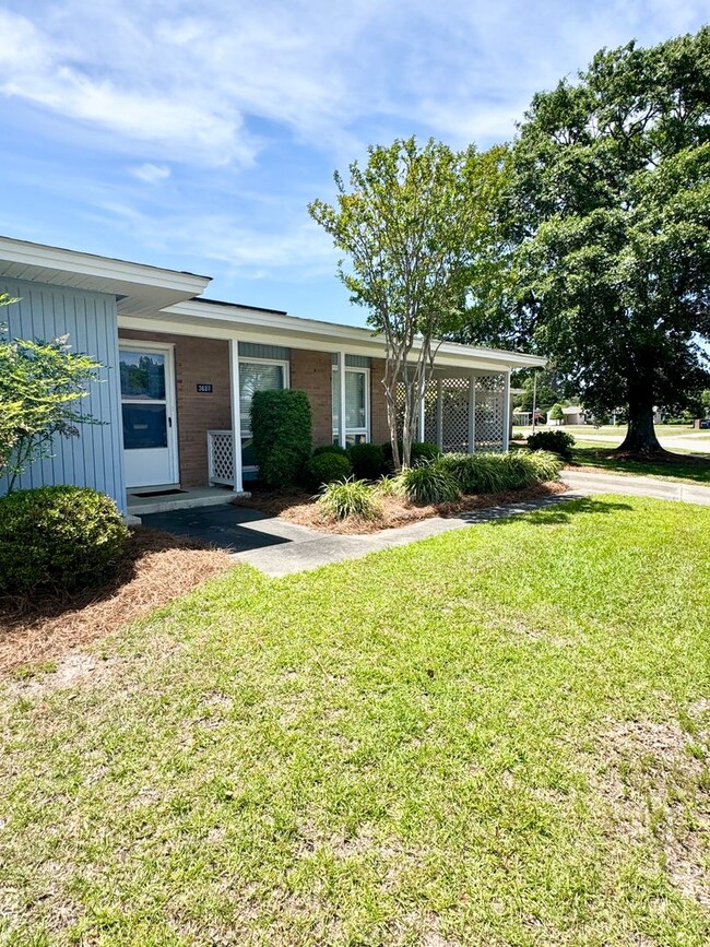Building Photo - SUPERB Home in Sea Gate - close to Market ...