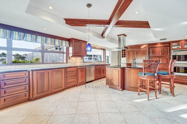 Building Photo - 5060 Porpoise Pl