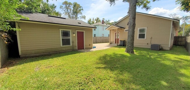 Building Photo - Newer Construction in Avondale!