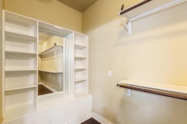 Building Photo - 302 Ceniza Ridge Dr