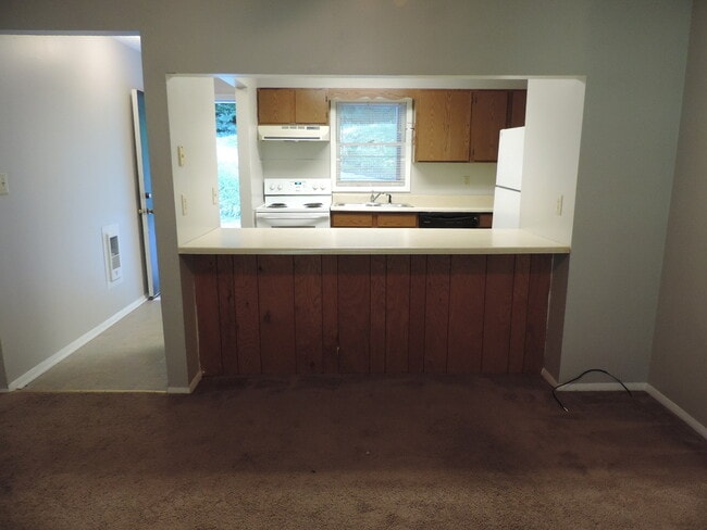 Building Photo - 4bd Lower Unit In Duplex Right Off New Market And Close To ASU