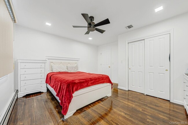 Building Photo - 475 Old Country Rd