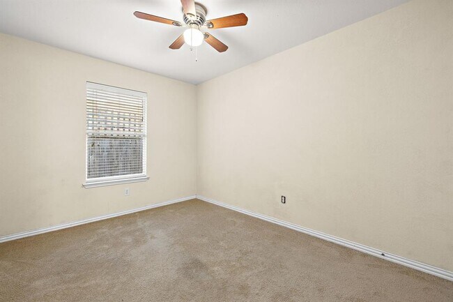 Building Photo - 2421 Chimney Rock Rd