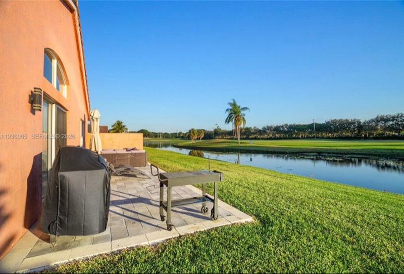 Building Photo - 8165 Pelican Harbour Dr