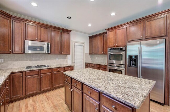 Building Photo - 2320 Starr Lake Dr NW