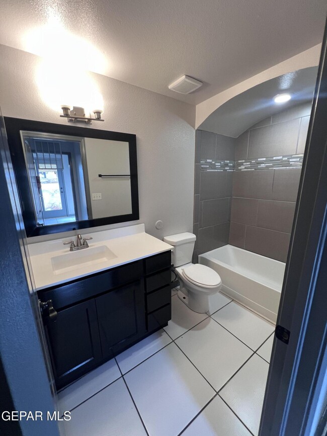 Building Photo - 807 HC Gilbert Minjares Dr