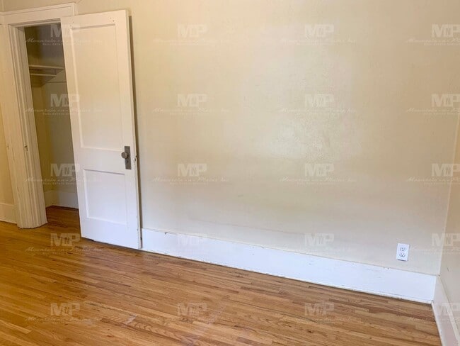 Building Photo - 645 S Loomis Ave