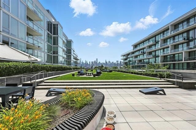 Building Photo - 1000 Ave at Port Imperial