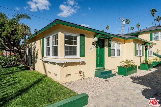 Building Photo - 2310 1/2 Pisani Pl