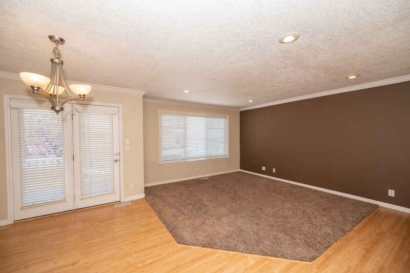 Building Photo - 1341 Alpine Loop