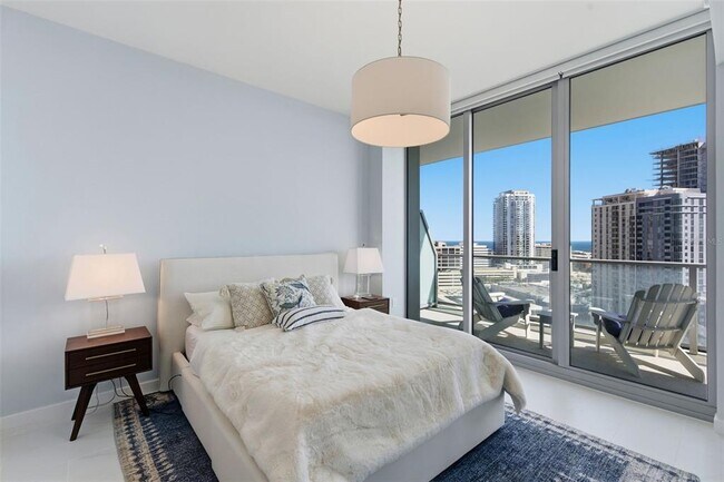 Building Photo - 400 Central Ave