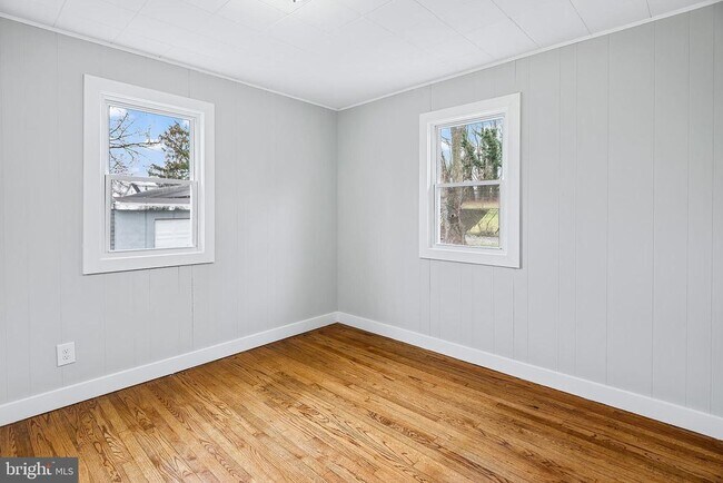 Building Photo - 821 Chesaco Ave
