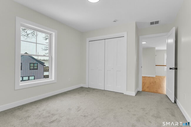 Building Photo - 31 Drive Way