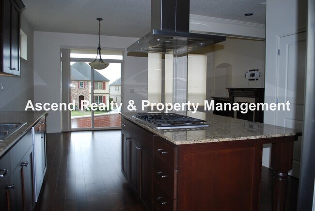 Building Photo - Bethany 4 Bed + Bonus Next to Springville Gourmet Kitchen Bed & Full Bath on Main