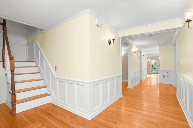 Building Photo - 112 Hillspoint Rd