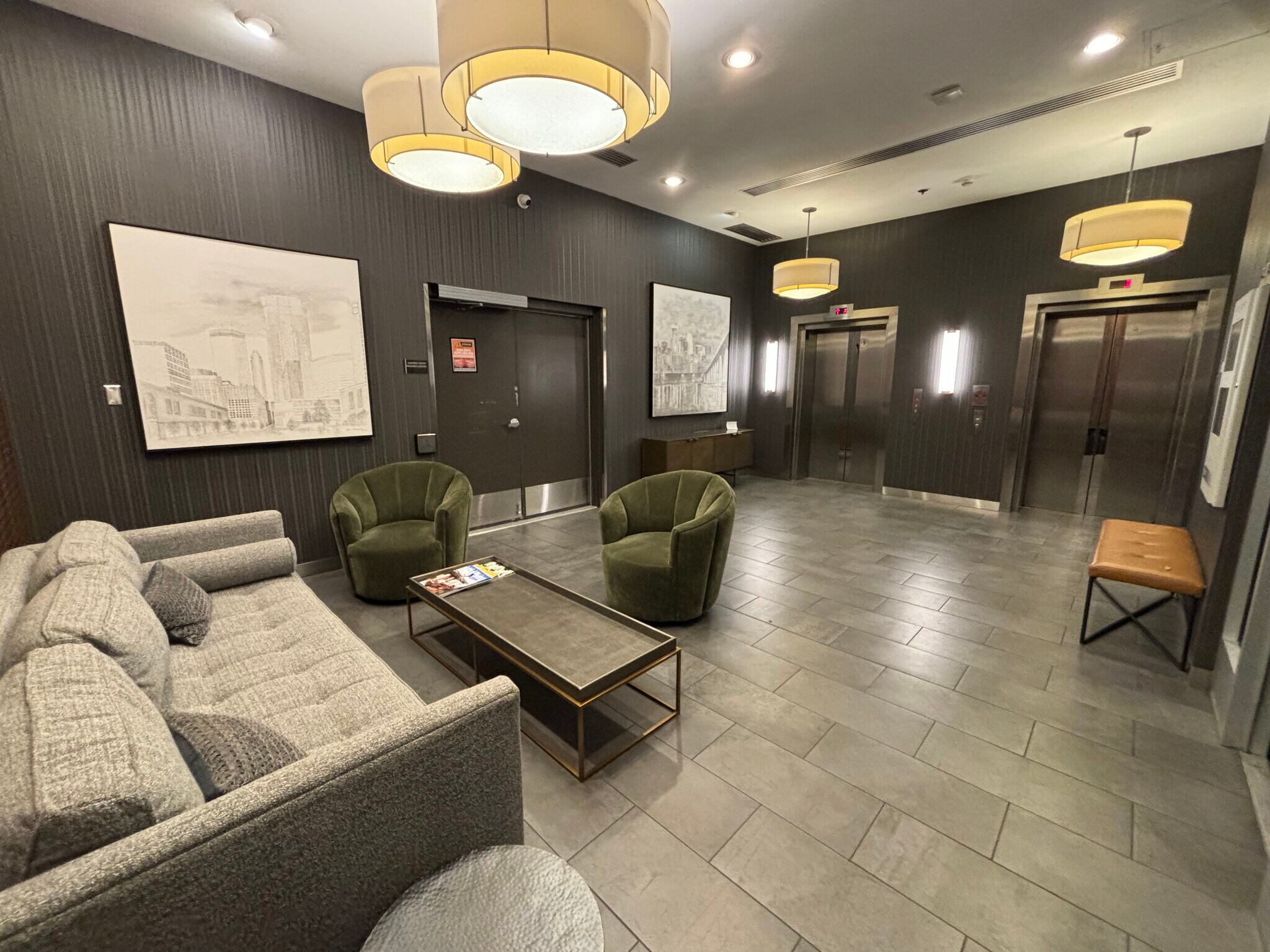 Ground floor lobby - 433 S 7th St