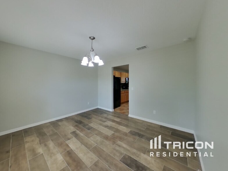 Building Photo - 15811 Surfbird Ct