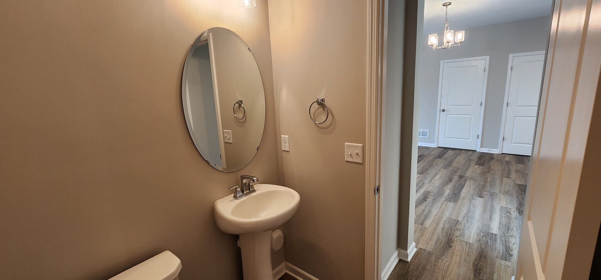 Building Photo - 1515 100th Ave NW