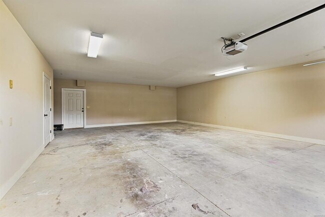Building Photo - 463 Waters Edge