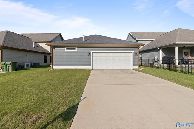 Building Photo - 1509 Trek St