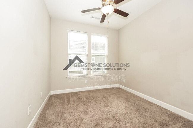 Building Photo - 345 Kara Ln