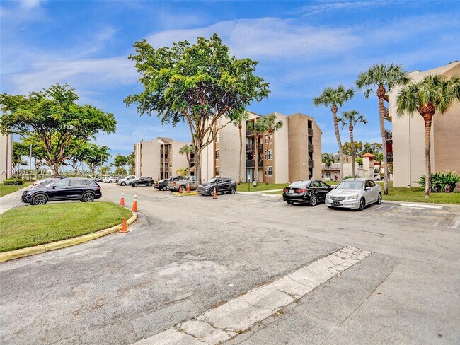 Building Photo - 3601 SW 117th Ave