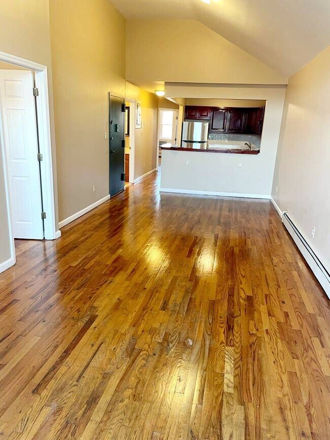 Building Photo - 74-22 Rockaway Blvd