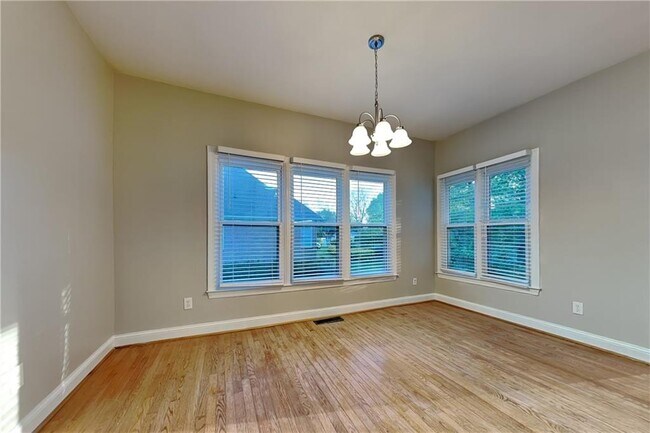 Building Photo - 4020 Hogans Mill Ln