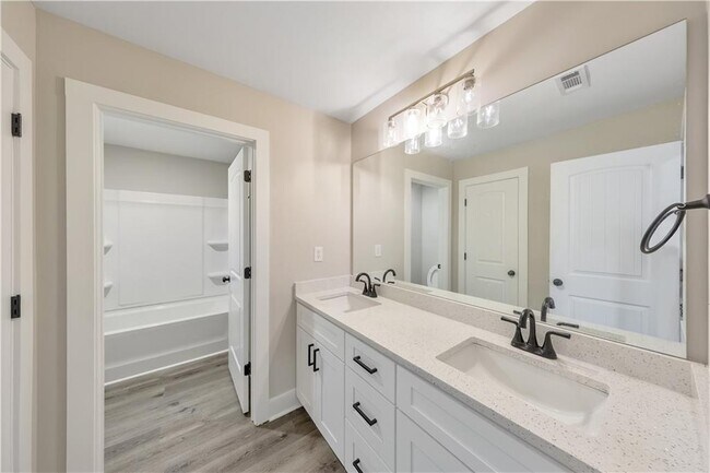 Building Photo - 336 Nobleman Way